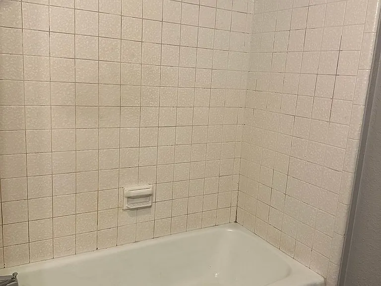 411 N 800 W — Photo 10