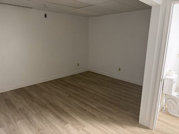 4th image of 232 Main St #206