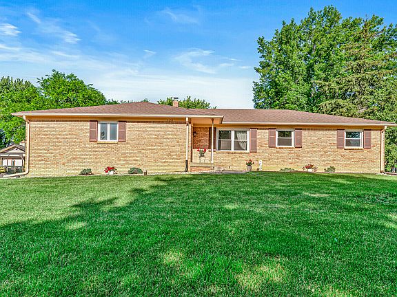 2nd image of 4652 Dogwood Ln