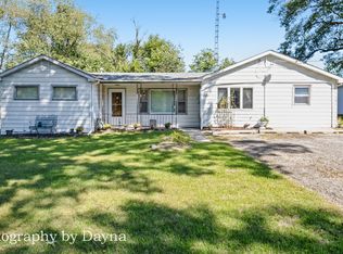 5451 E Boy Scout Rd, Saint Anne, IL 60964
