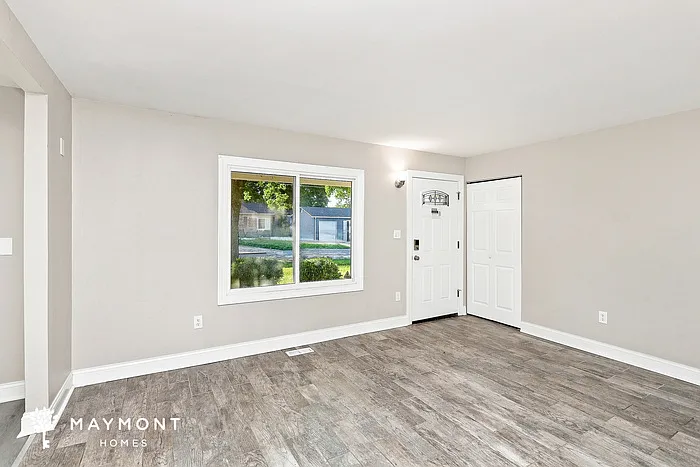 3 bed, 2.0 bath, 1225 sqft, $2,145 — Photo 4