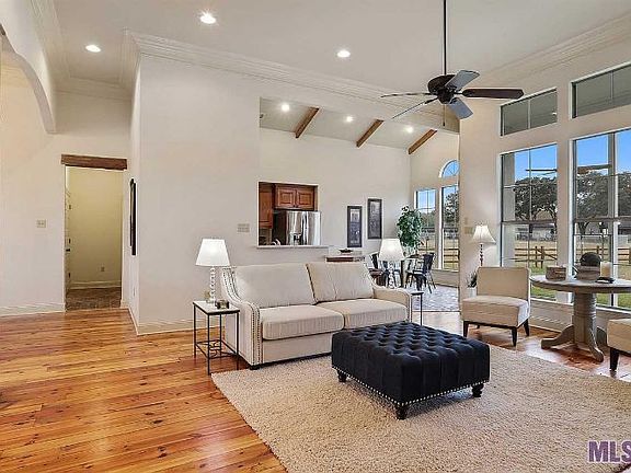 5th image of 18777 Lake Harbor Ln