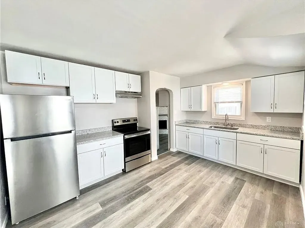 3 bed, 1.0 bath, 1151 sqft, $1,147 — Photo 4