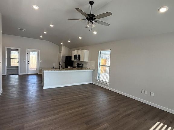 4th image of 6212 Poppy Dr