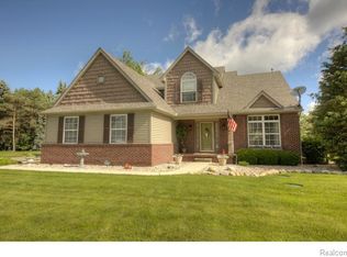 2831 Morel Dr, Highland, MI 48356