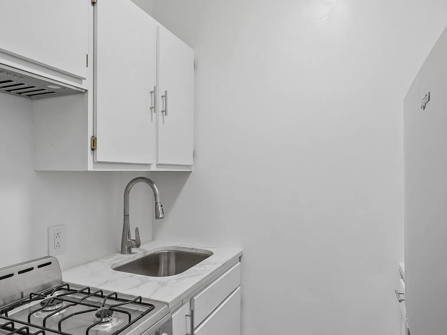 306 West 51st Street — Photo 4