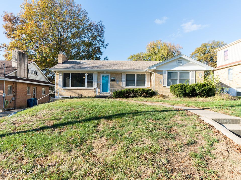 1st image of 2114 Lowell Dr