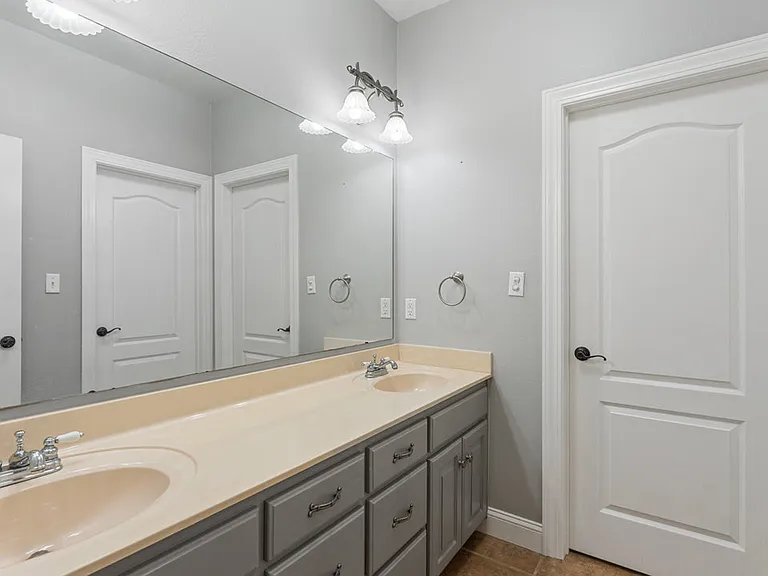 204 Tunbridge Dr — Photo 14
