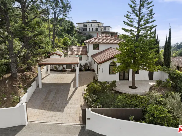 10825 Savona Rd, Los Angeles, CA 90077