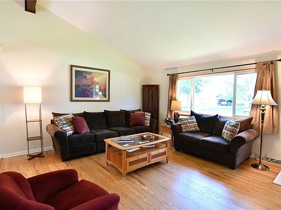 5th image of 26943 Eastwood Ln