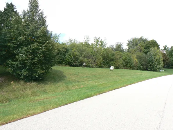 45 Squire Rd, Hawthorn Woods, IL 60047