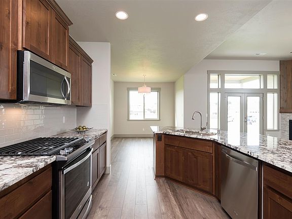 5th image of 4809 Bighorn Dr