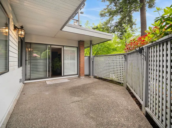 15270 17th Ave #106, Surrey, BC V4A 1T9