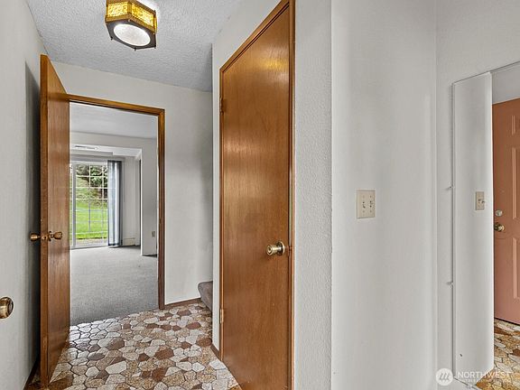 3rd image of 3502 NE 204th Street