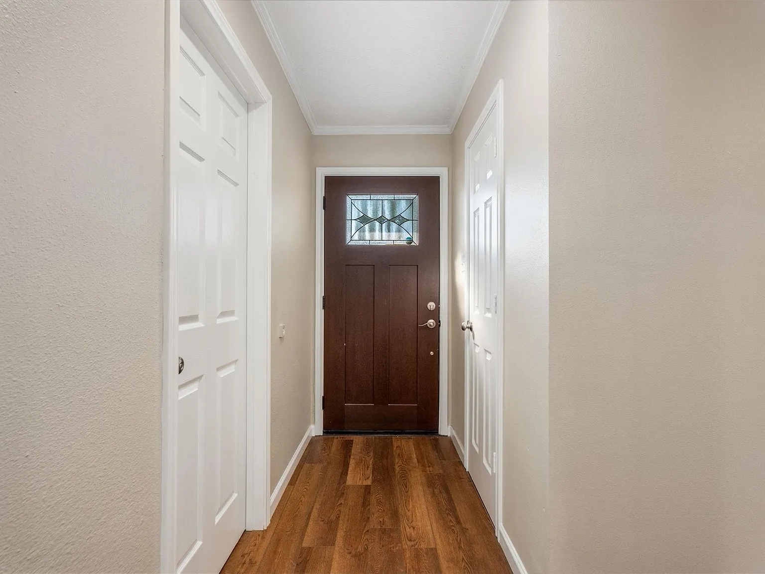 4 bed, 2.5 bath, 2091 sqft, $1,850 — Photo 4