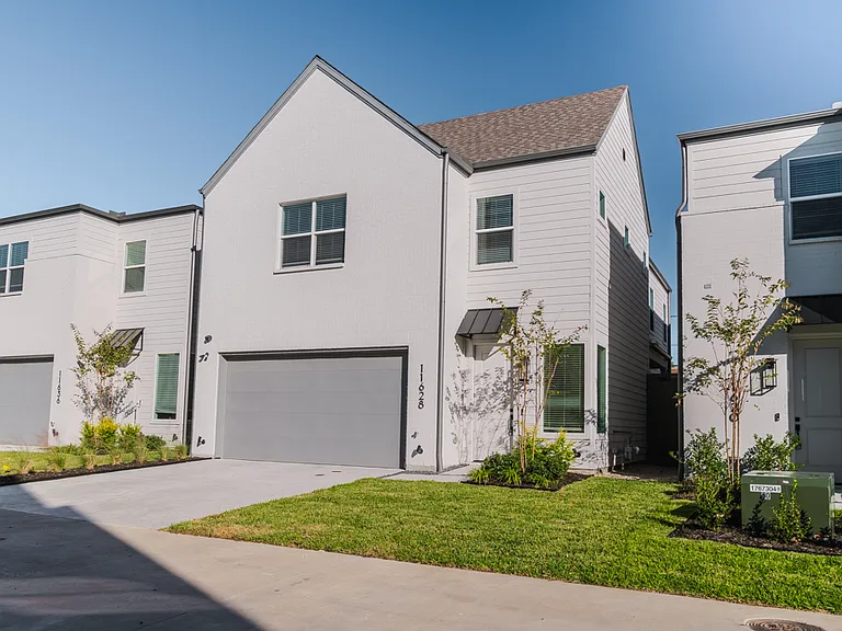 11661 Liberty Commons Ct — Photo 2