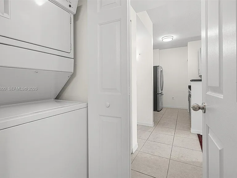 2421 NE 65th St #408 — Photo 18
