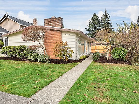 2nd image of 1207 8th St