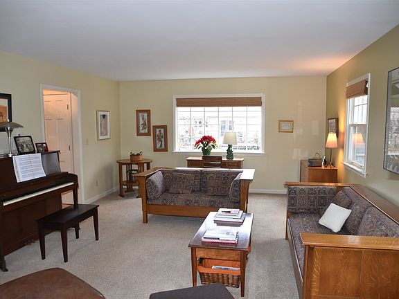 5th image of 4509 E Blackstone Ct