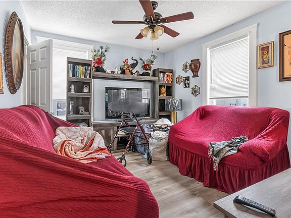 4th image of 70-74 Lincoln Ave