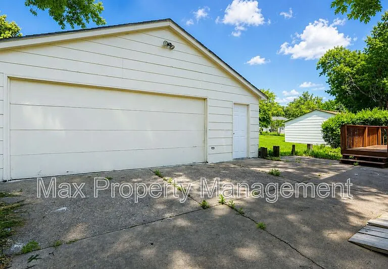 4413 63rd St — Photo 23