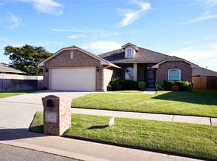 2164 Robin Ridge Ln, Edmond, OK 73012