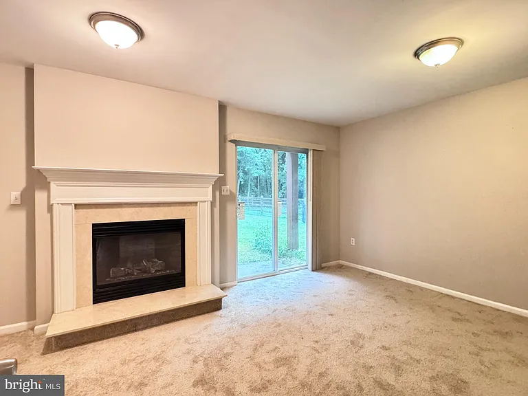 354 N Barrington Ct — Photo 3