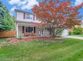 3767 Highland Dr, Troy, MI 48083