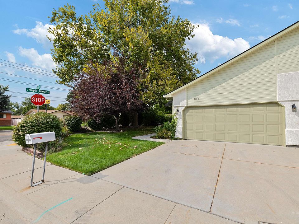 1st image of 8998 W Landmark Ct