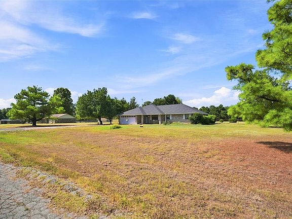 5th image of 20301 SE 37th St