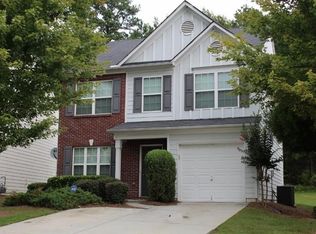 9449 Lakeview Rd, Union City, GA 30291