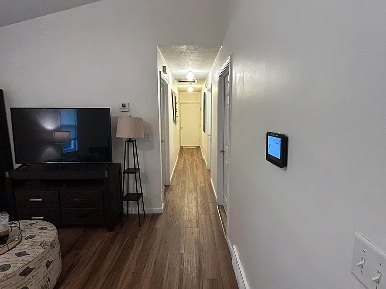 944 Hudson Rd — Photo 12