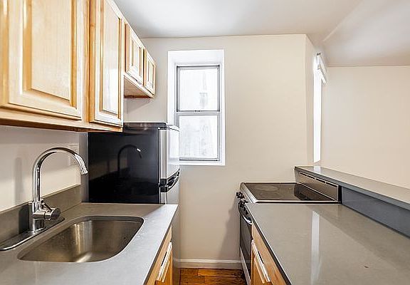 2nd image of 236 Mulberry St #58
