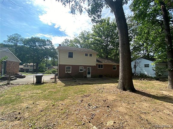 5th image of 2116 Woodmont Dr