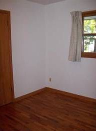 4th image of 815 W Moulton St