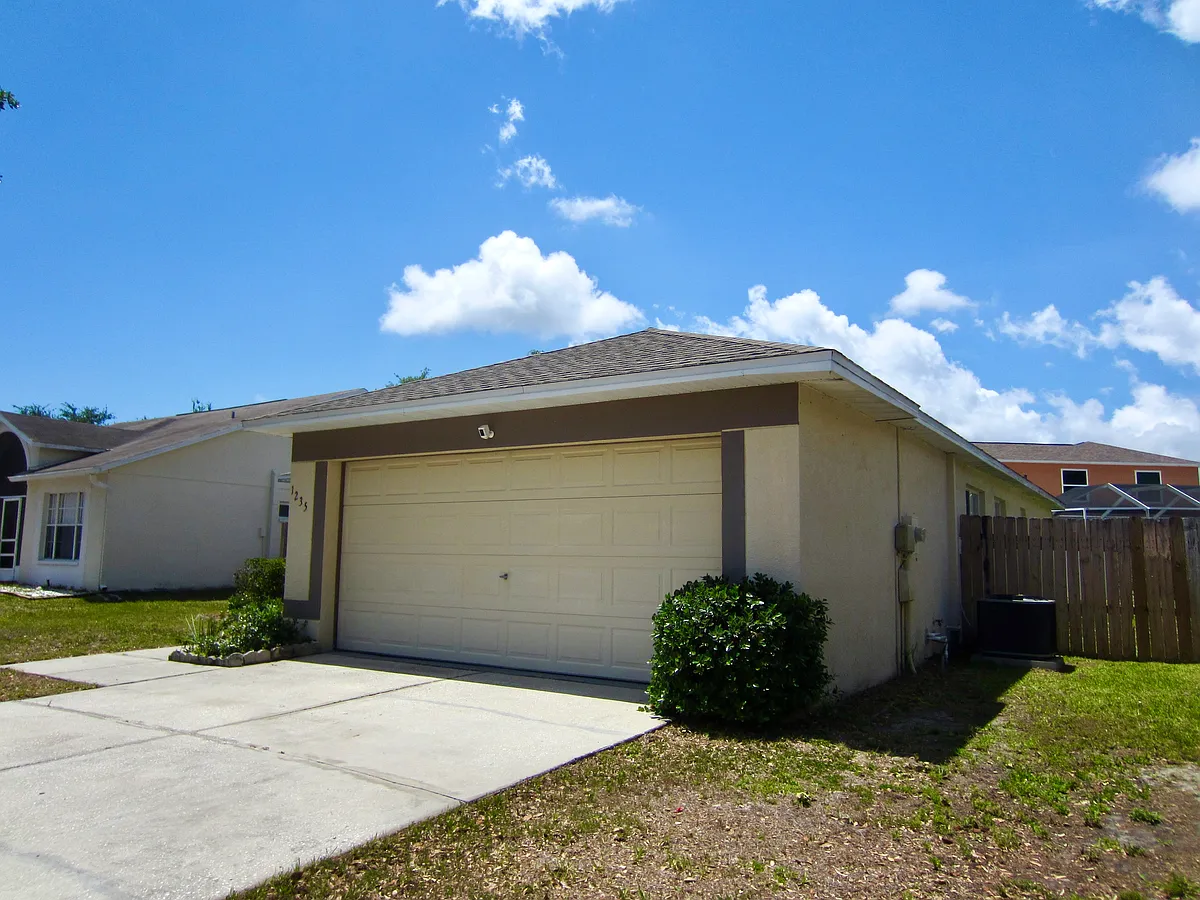 Building Photo - 1235 Alpine Lake Dr