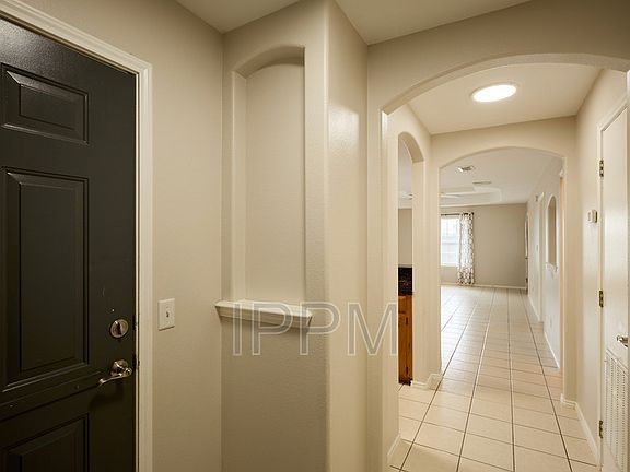 5th image of 101 Taos Blvd APT B