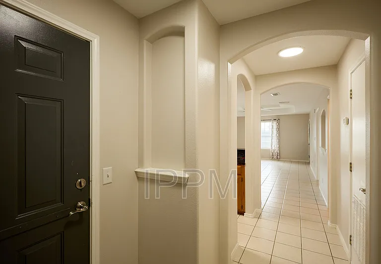 101 N Taos Blvd #B — Photo 5