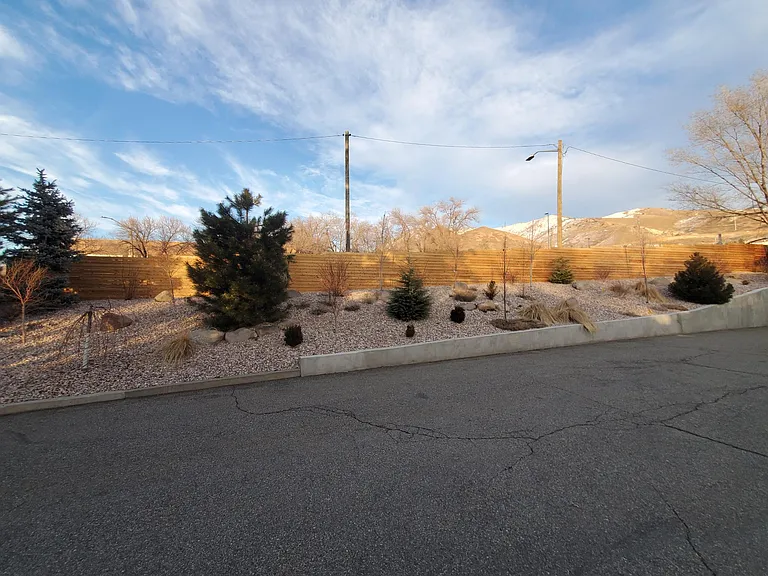 2660 E Parleys Way — Photo 32