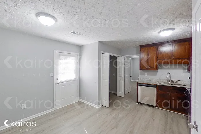 4 bed, 4.0 bath, 1659 sqft, $1,945 — Photo 4