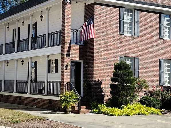 2917 Waccamaw Shores Rd, Lake Waccamaw, NC 28450