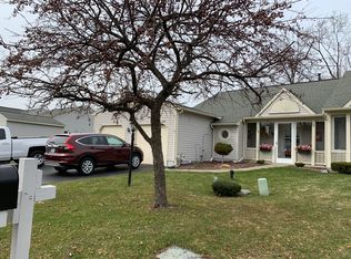 208 Springmoor Dr, Liverpool, NY 13088