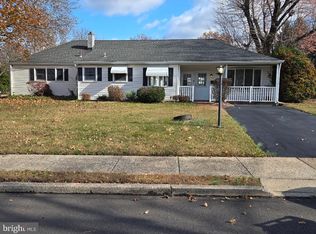 142 Greenbelt Dr, Hatboro, PA 19040