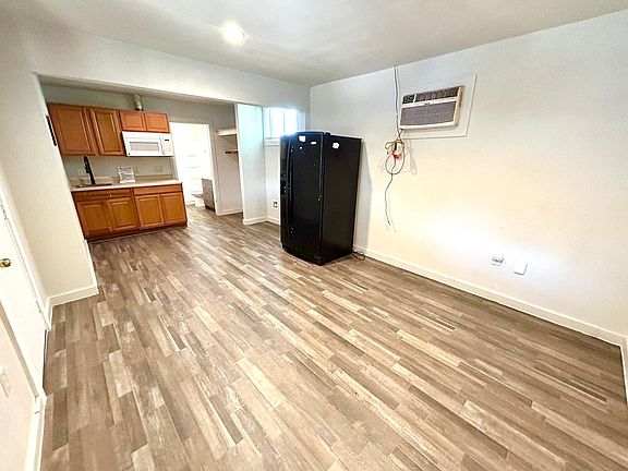 2nd image of 2614 Monterey St #6