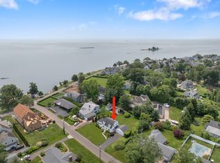 10 Montgomery Pkwy, Branford, CT 06405