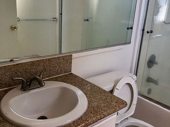 5th image of 515 S Harvard Blvd #208