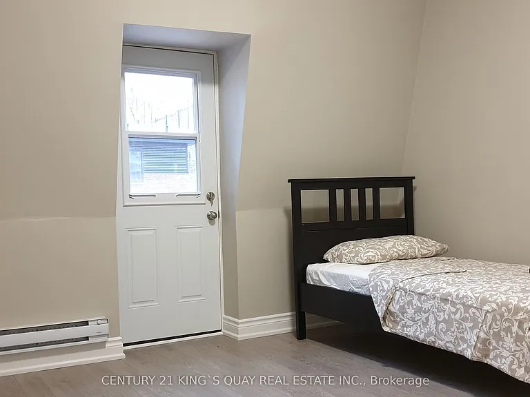 626 Yonge St #UL — Photo 11