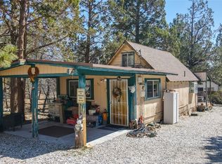 531 Maple Ln, Sugarloaf, CA 92386