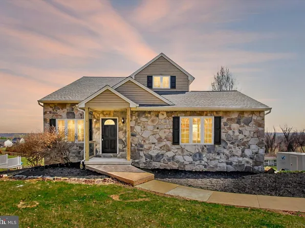 5086 Waltersdorff Rd, Spring Grove, PA 17362