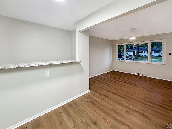 5th image of 2937 SW Medford Ave